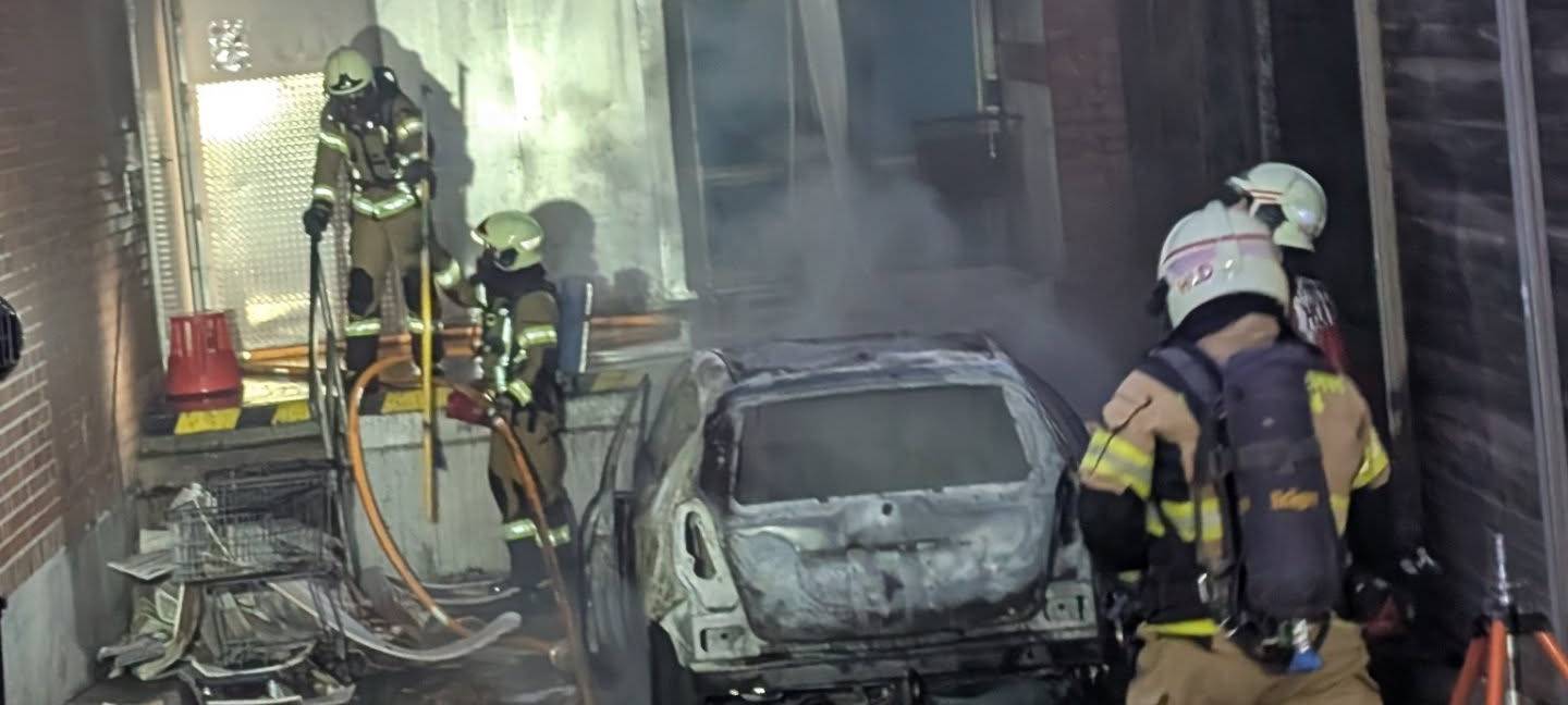 Brand auf Supermarkt-Parkplatz in Hilden