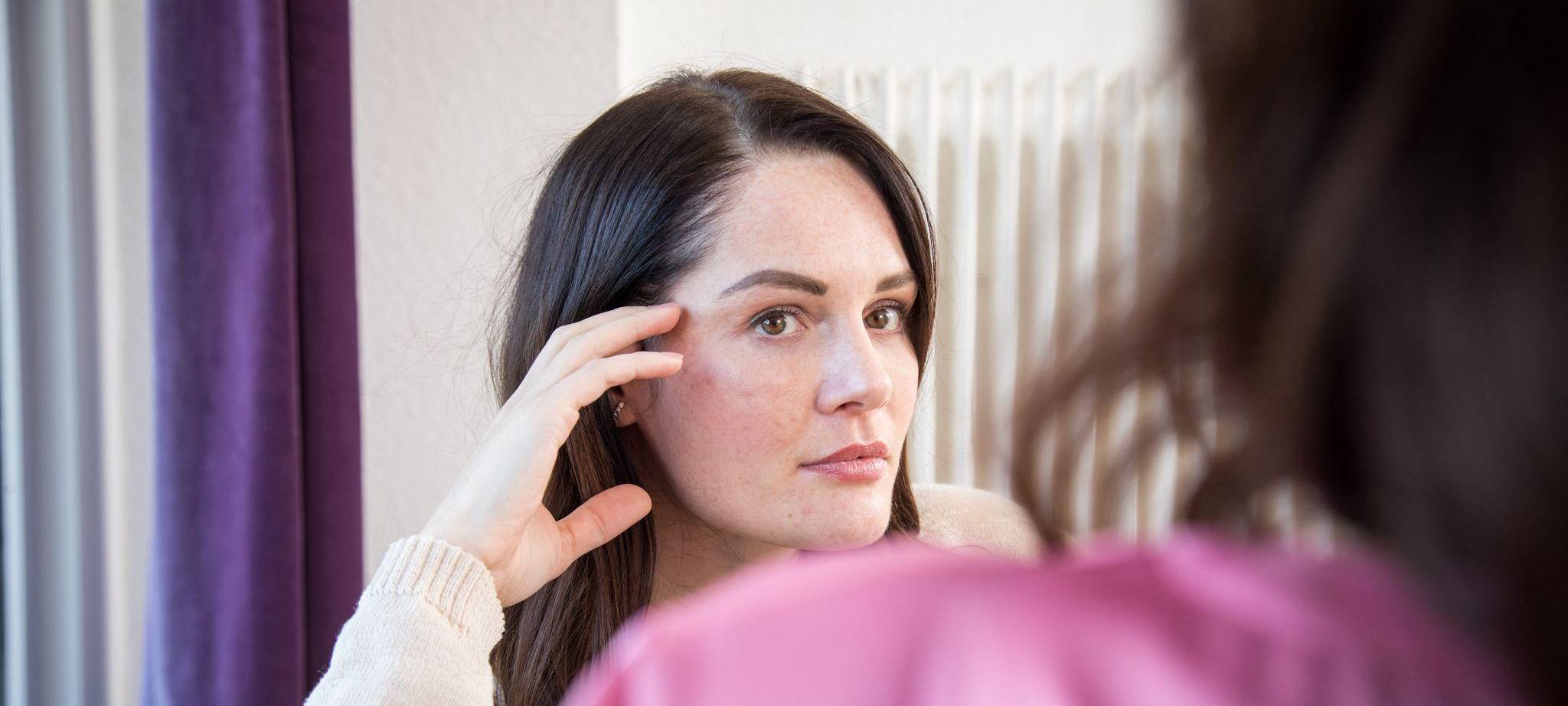 Zwei Freundinnen unterhalten sich