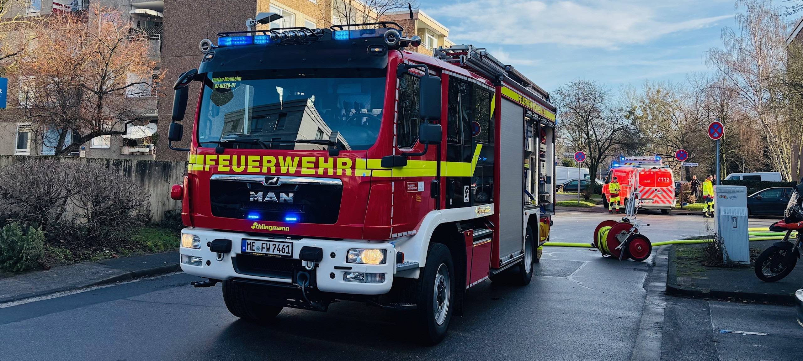 Lebensgefährlich verletzt: Brand in Monheim