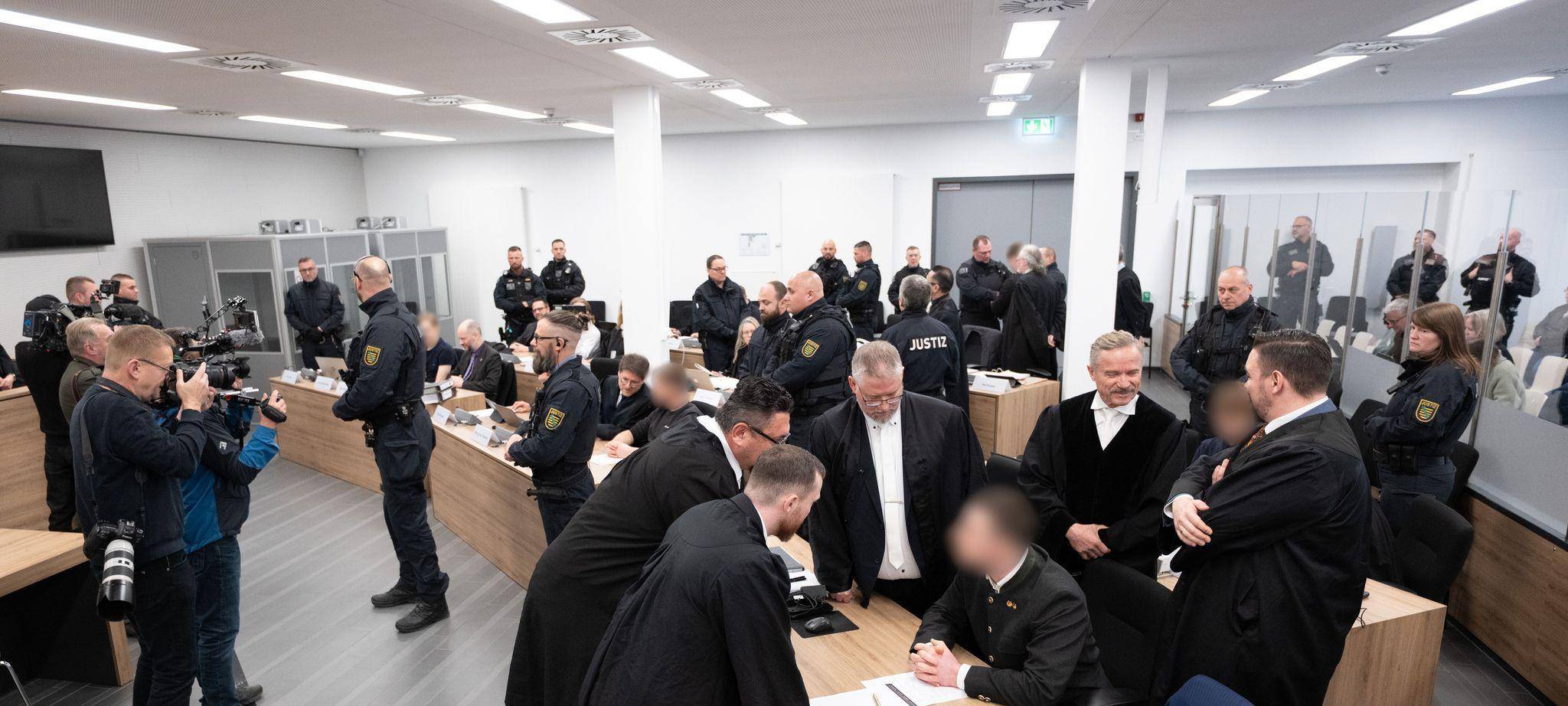 Prozessbeginn gegen mutmaßliche Mitglieder einer Neonazi-Gruppe