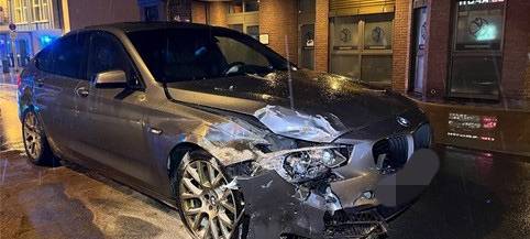 Beschädigter 5er BMW