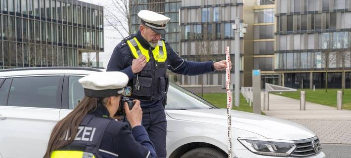 Symbolbild Verkehrsunfallaufnahme