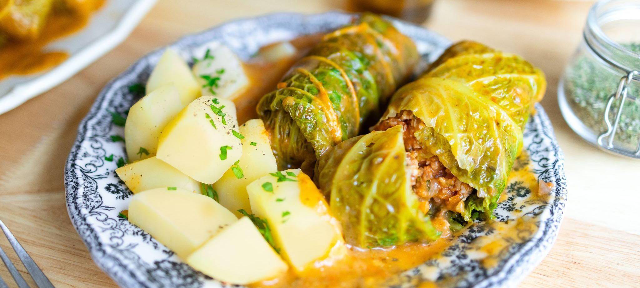 Vegane Kohlrouladen aus Wirsing