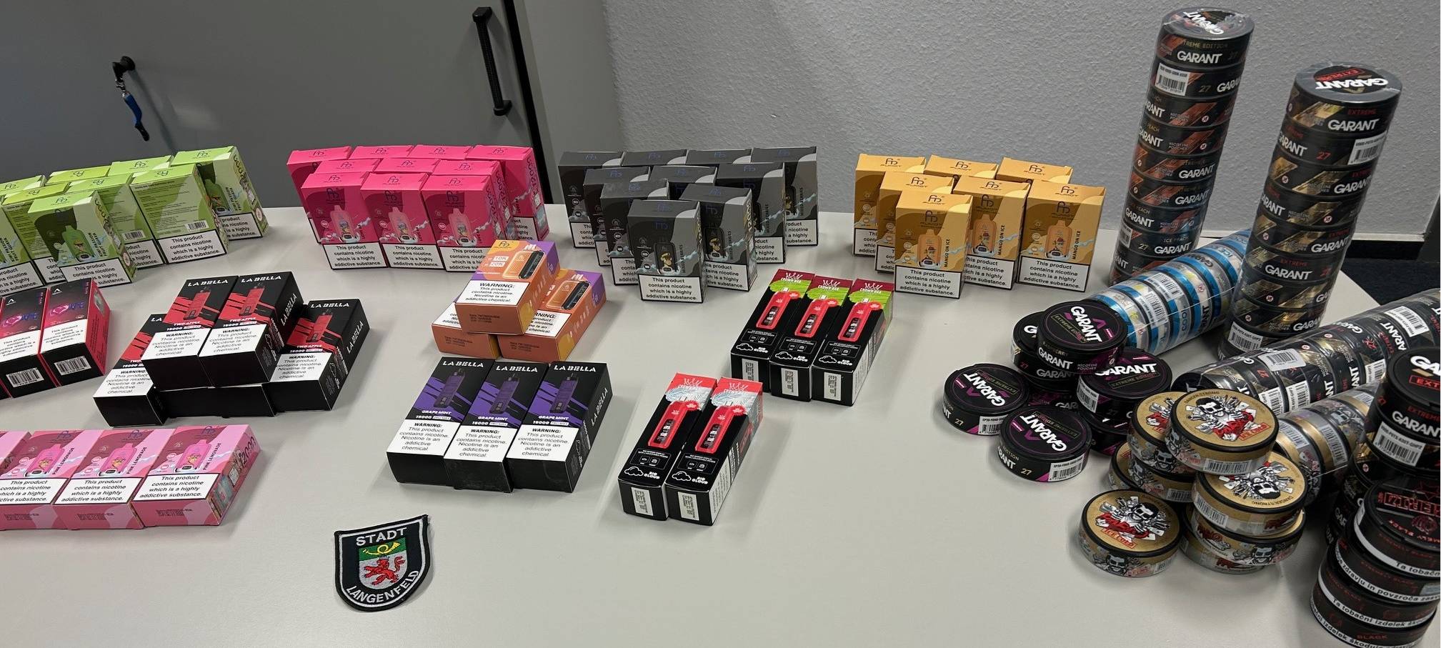 Vapes, Snus und Alkohol - viele Verstöße in Langenfeld