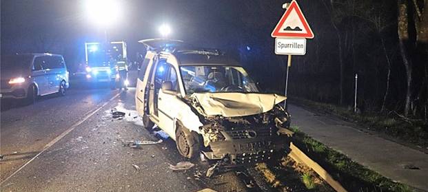Der VW Caddy wurde erheblich beschädigt und war nicht mehr fahrbereit.