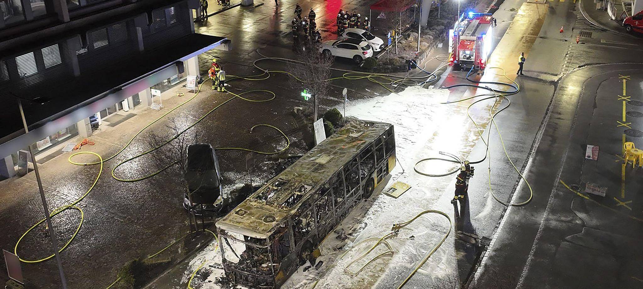 Linienbus ausgebrannt - Tote und Verletzte in der Schweiz