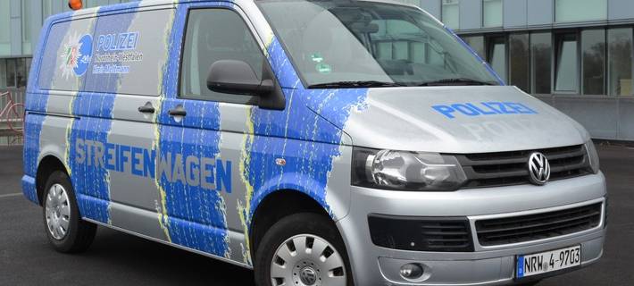 In Monheim auf Tour: Der "STREIFENwagen" der Kreispolizei Mettmann