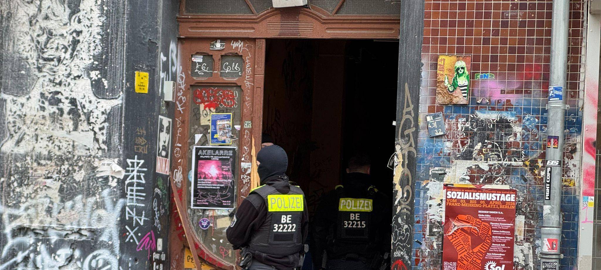 Razzia nach Anschlag auf Strommasten im September in Berlin