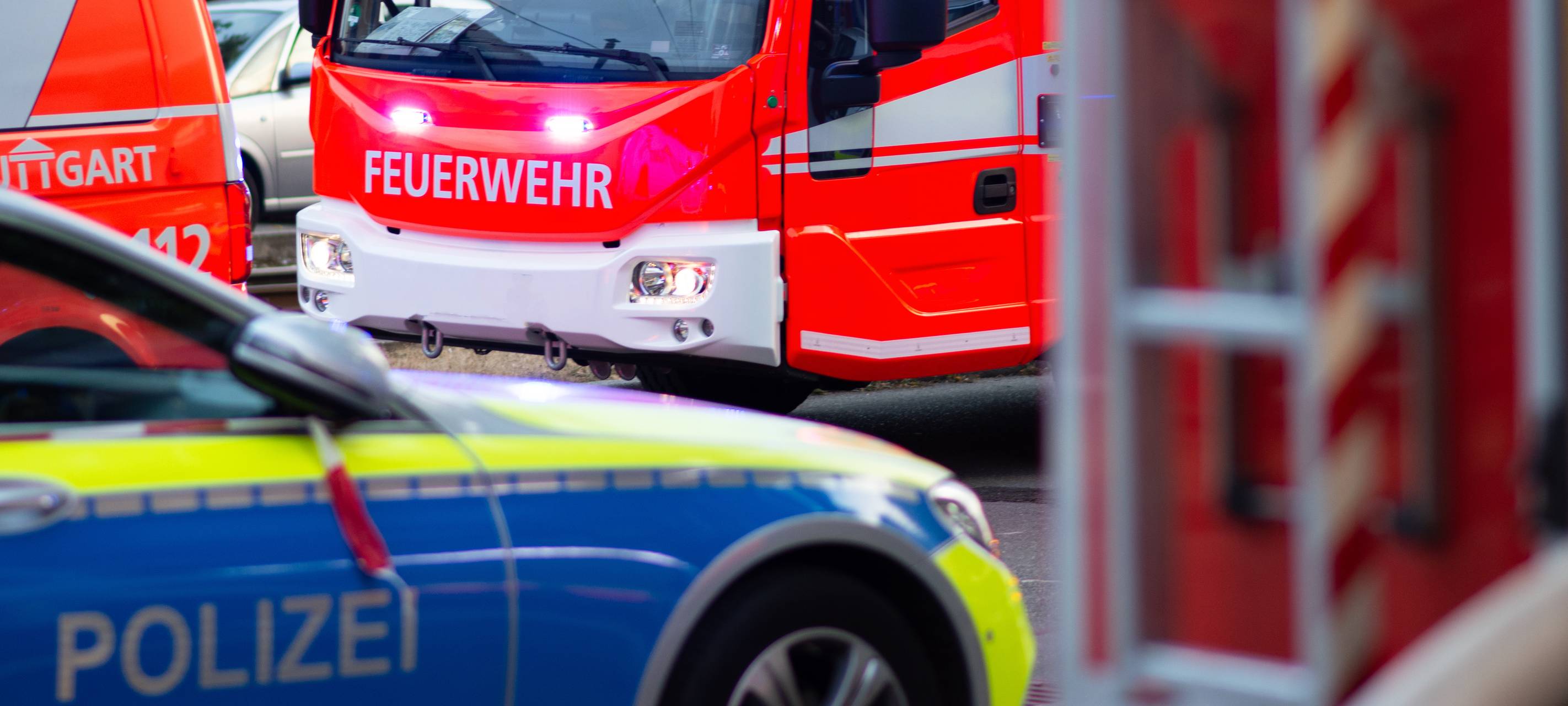 Symbolbild Feuerwehr und Polizei