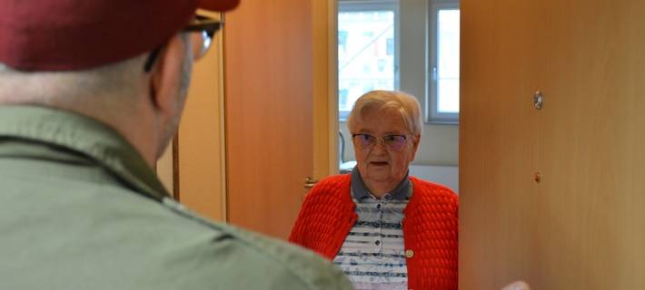 Symbolbild: Die Polizei warnt davor, Fremde in die eigene Wohnung zu lassen.