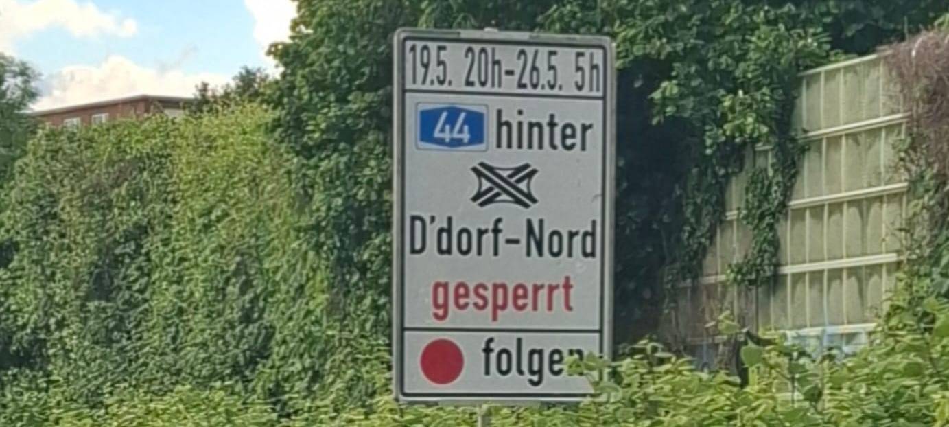Sperrung auf der A44