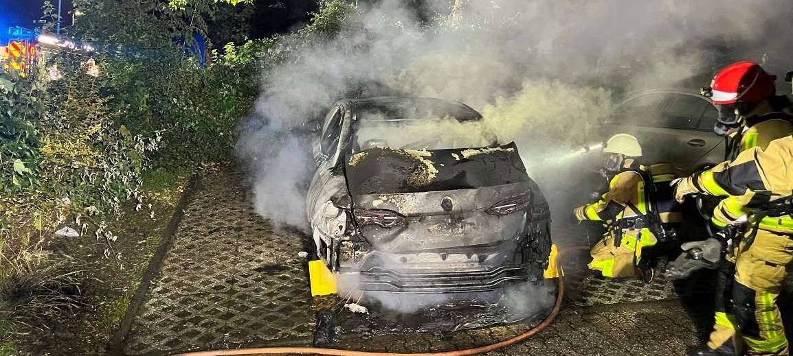 Autobrände in Monheim