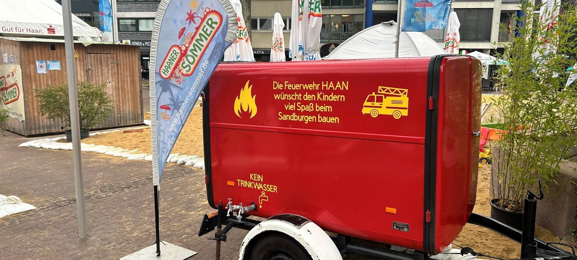Feuerwehr hilft beim Wasserspaß