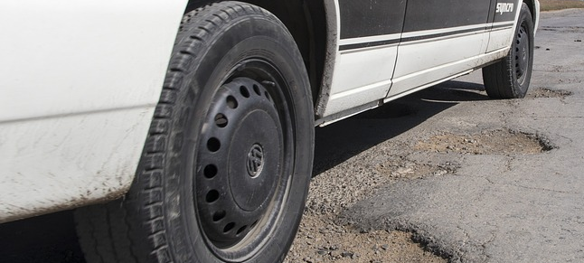 Winterwetter hinterlässt viele Schlaglöcher