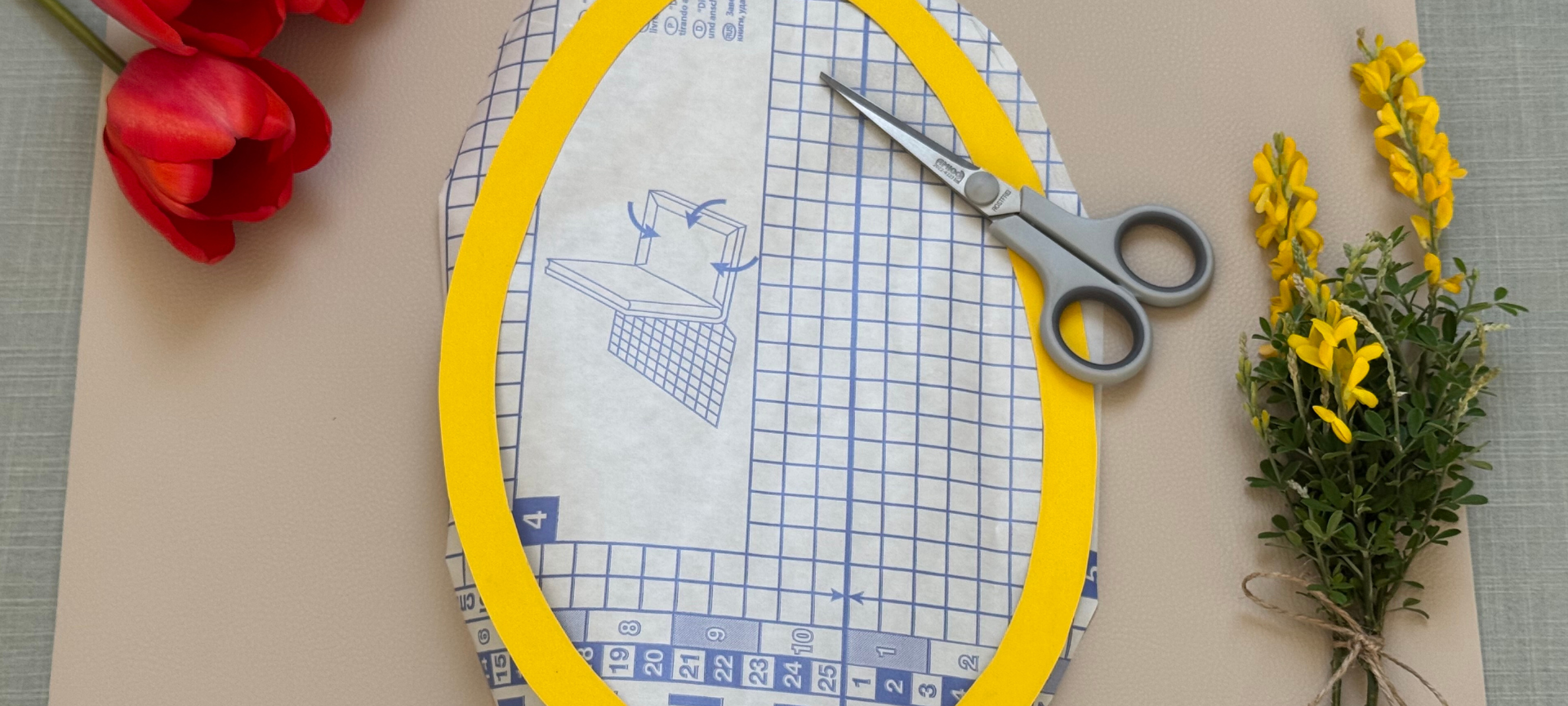 3. Folie grob zurechtschneiden