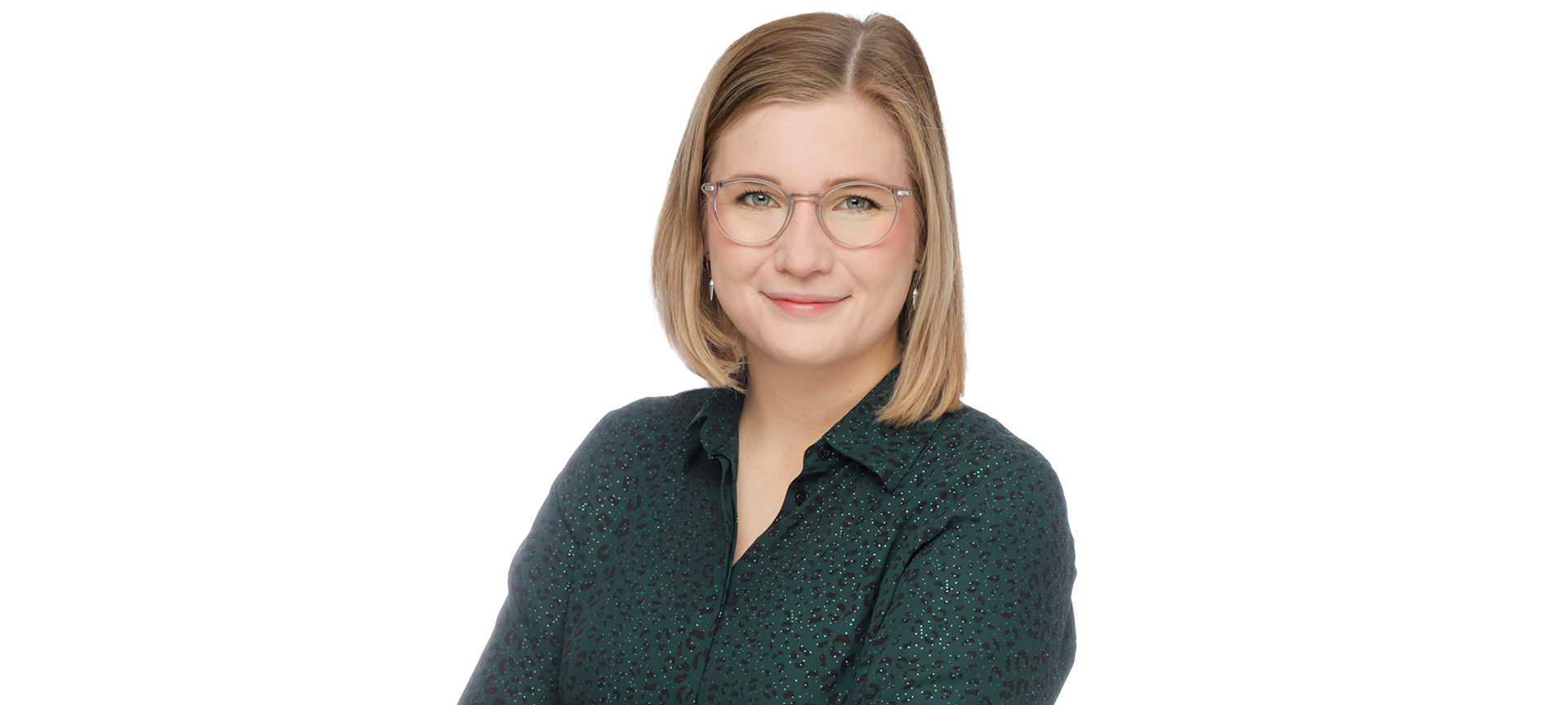 Lena Bauer präsentiert die Nachrichten