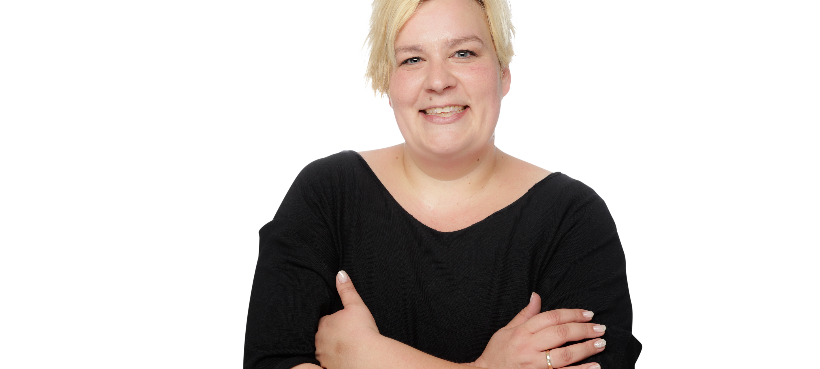 Anna Tefert präsentiert die Nachrichten